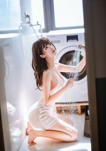 扒开腿挺进湿润的花苞视频_720在线观看视频